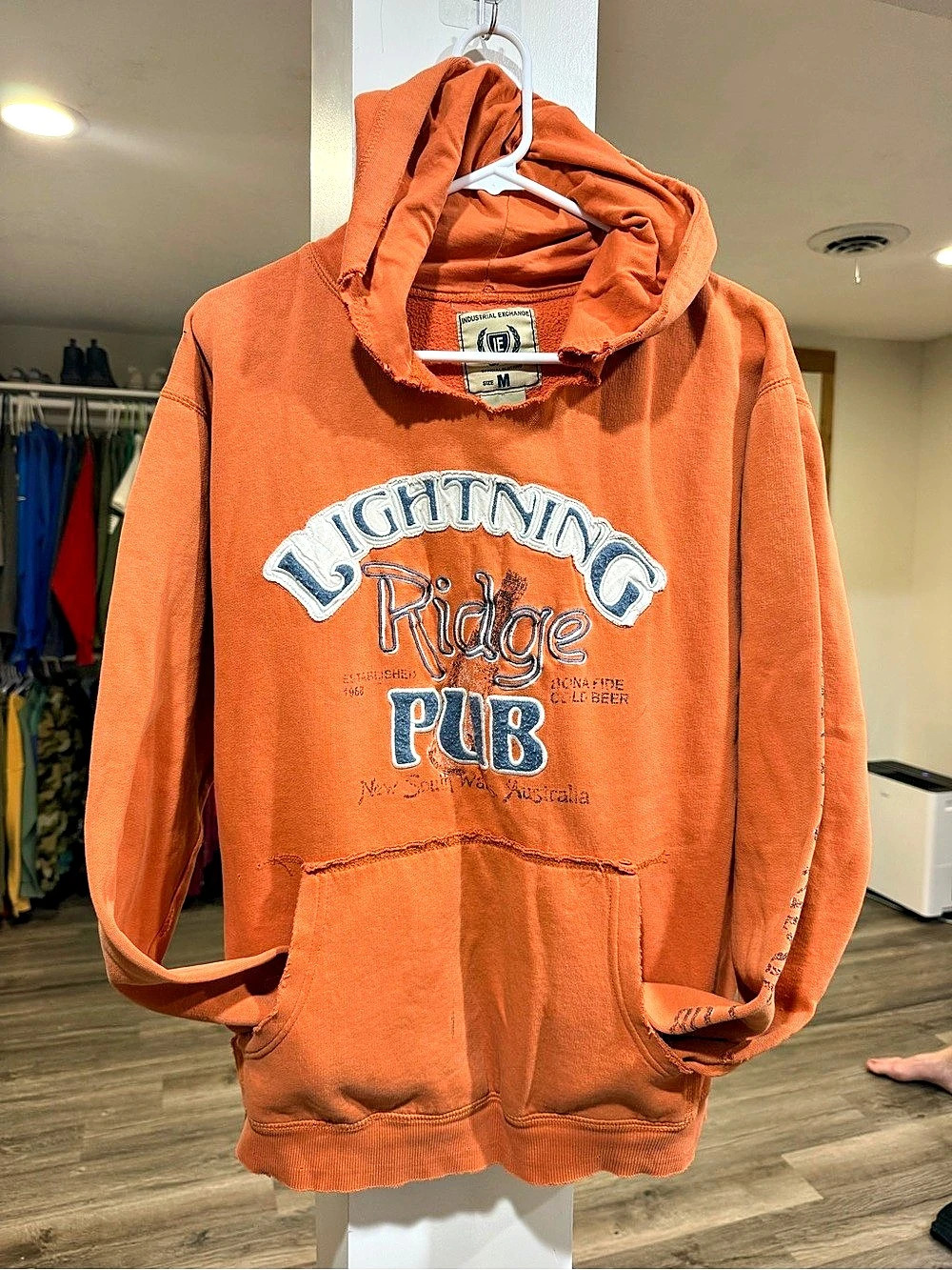 Industrial Exchange vintage Ridge Pub Graphic Hoodie Size Medium